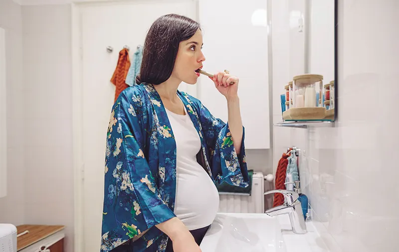brushing teeth during pregnancy دندان درد در بارداری