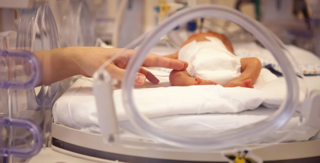 Low Birth Weight in NICU نگهداری از نوزاد کم وزن در NICU