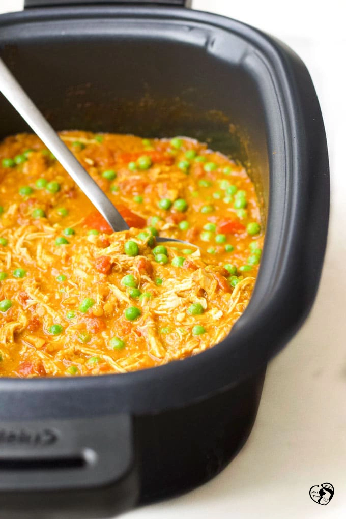 خورشت مرغ در آرام پز برای کودکان